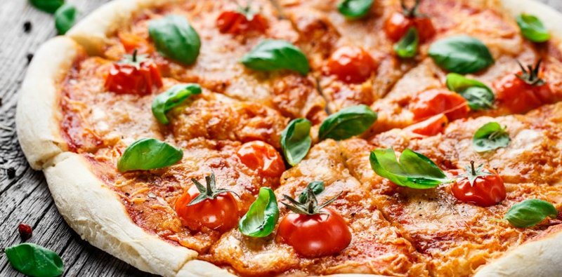 دستور و طرز تهیه پیتزا مارگاریتا پیتزای سبزیجات و گیاهی ایتالیایی + میزان کالری