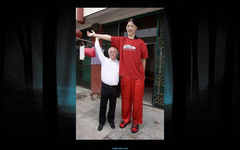 10 تا از قد بلند ترین افراد جهان - بلند قامت ترین افراد دنیا با قامت بالای 2 متر