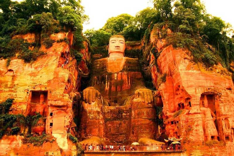 مجسمه بودا لسهان در چین